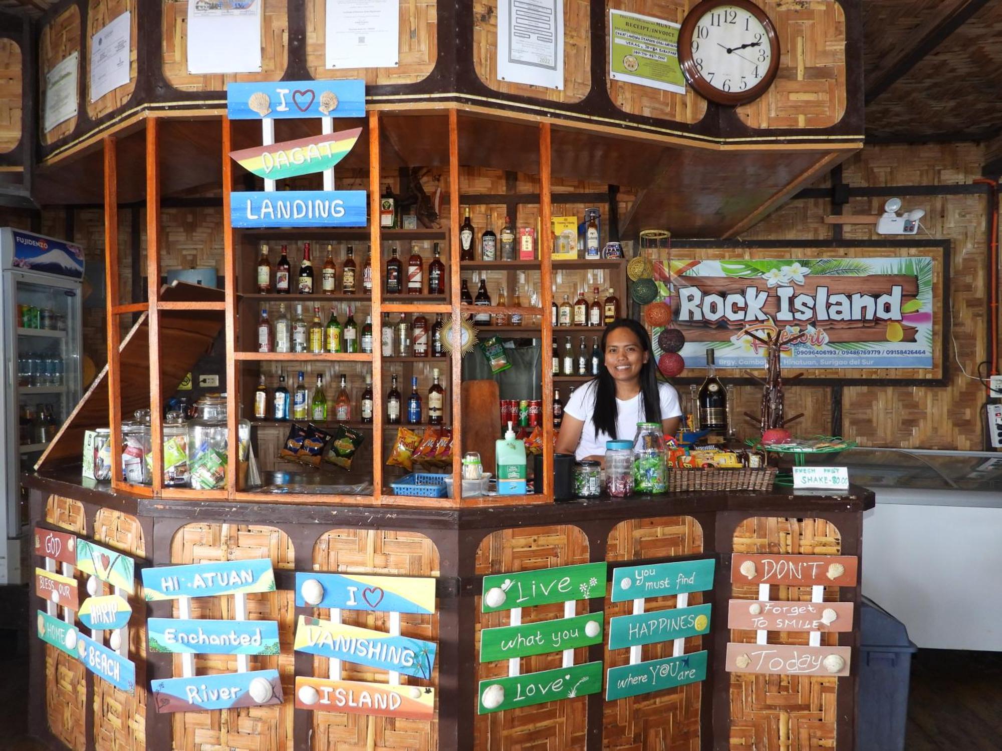 Enchanted River Rock Island Resort Hinatuan Ngoại thất bức ảnh