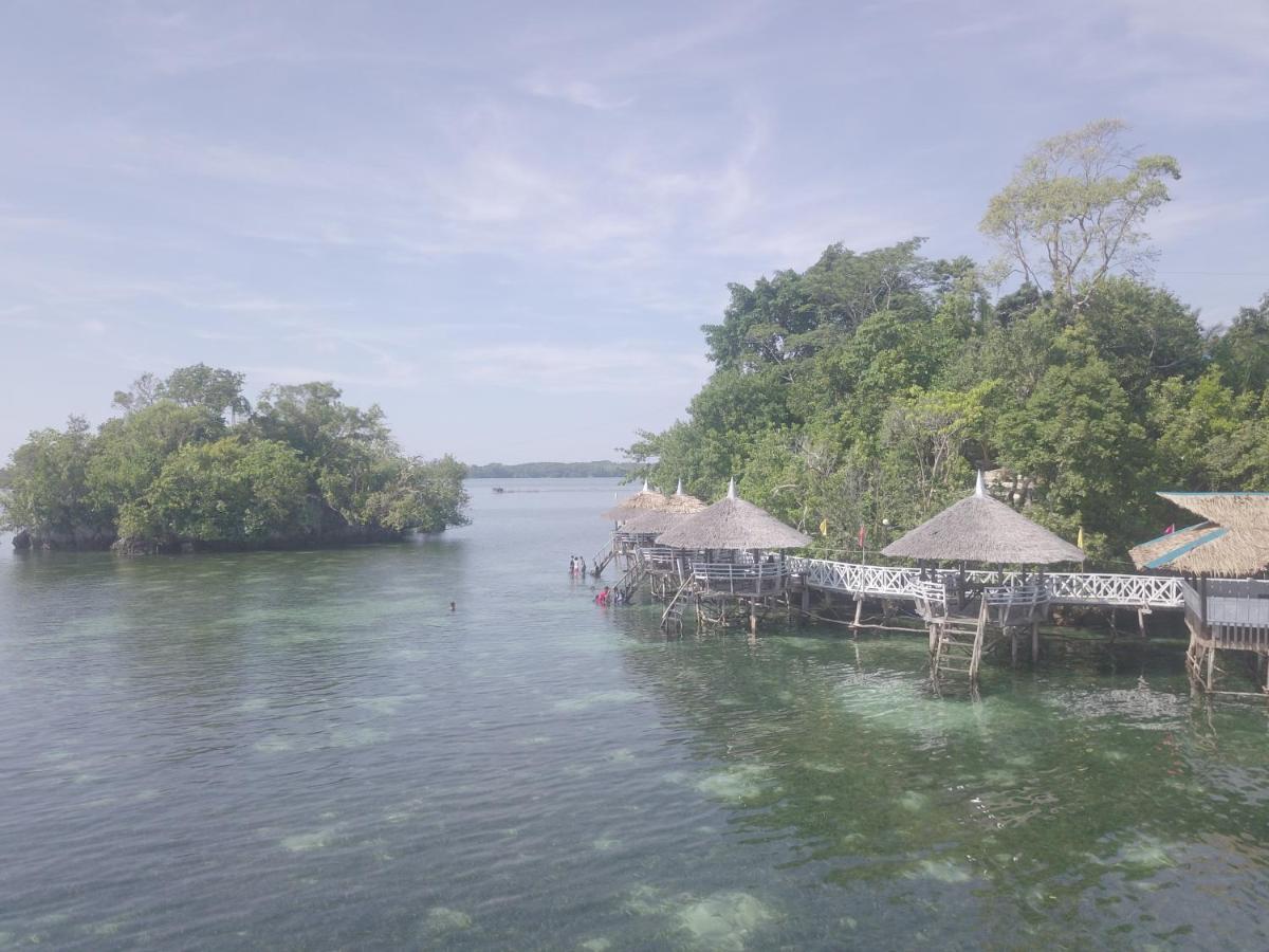 Enchanted River Rock Island Resort Hinatuan Ngoại thất bức ảnh